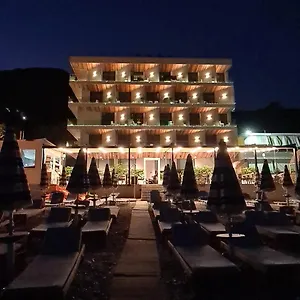 Hotel Aross Kanine